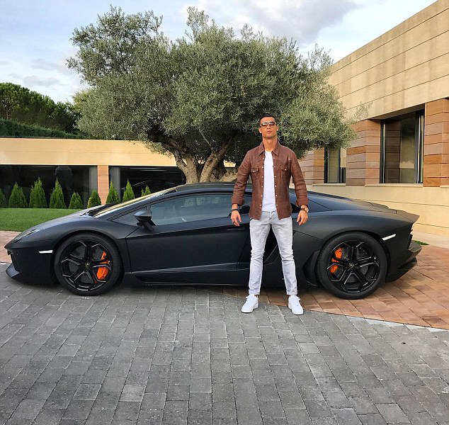 Cristiano Ronaldo Car Collection - Lamborghini Aventador
